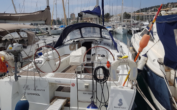 Beneteau Oceanis 43 for charter in Mallorca