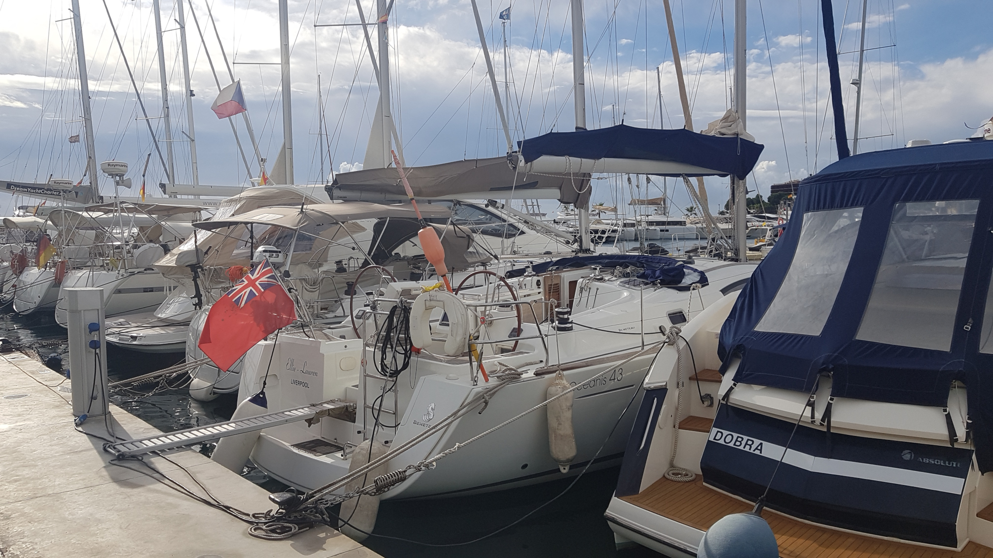 Beneteau Oceanis 43 for charter in Mallorca